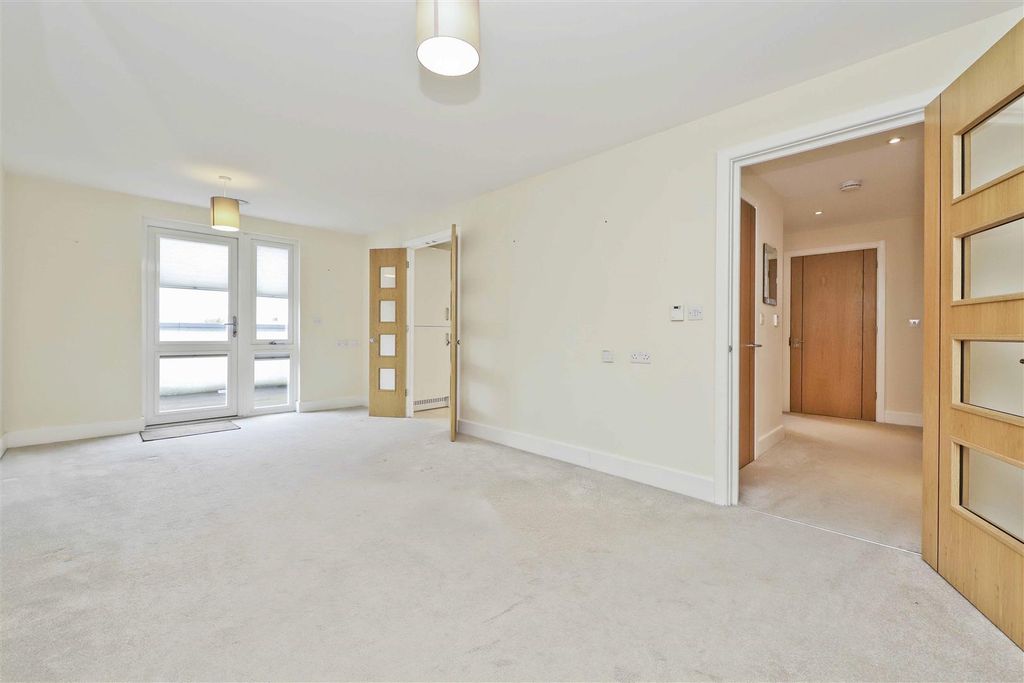 Property photo 2 of 14 Living Room