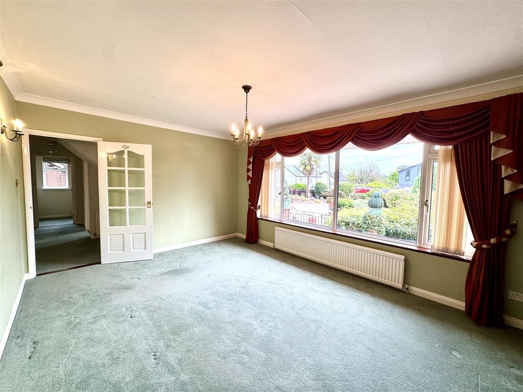 Property photo 3 of 26 Sitting Room