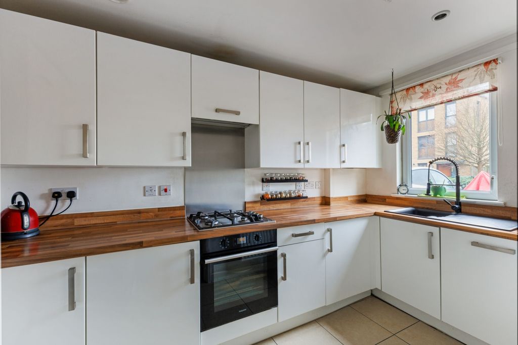 Property photo 3 of 12 88517_24-Park-Terrace-Tudway (7)_Low