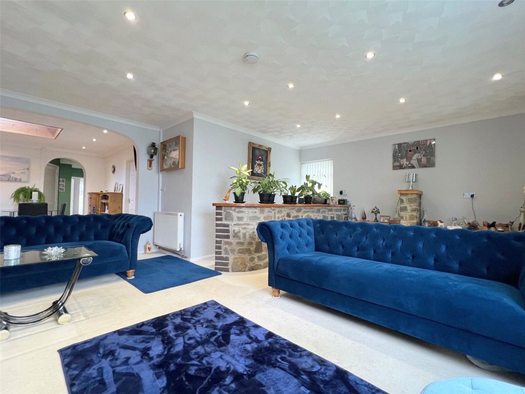 Property photo 2 of 26 Picture No. 20