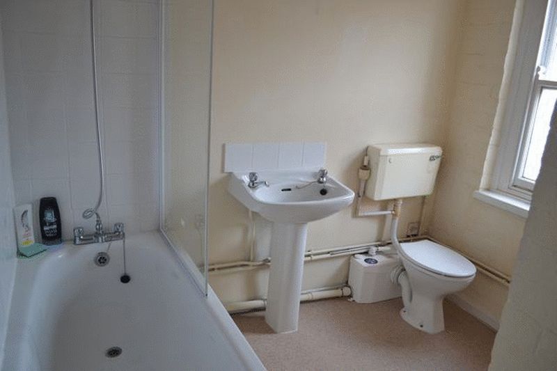 Property photo 2 of 6 Bathroom