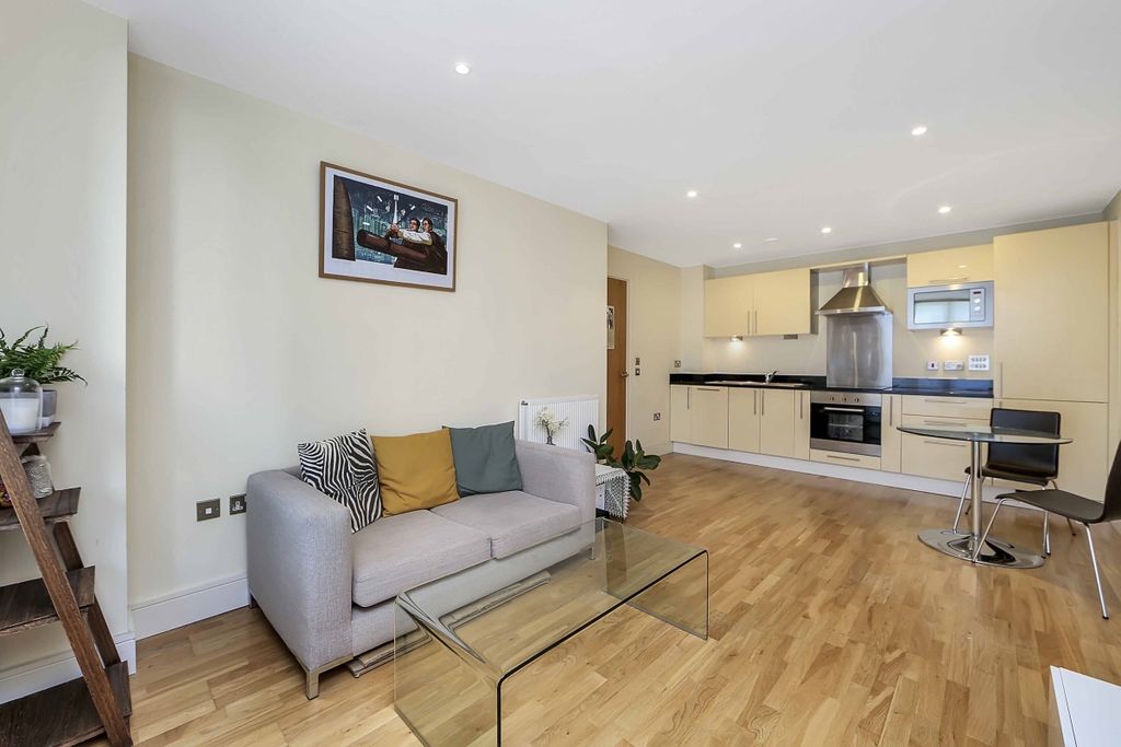 Property photo 2 of 9