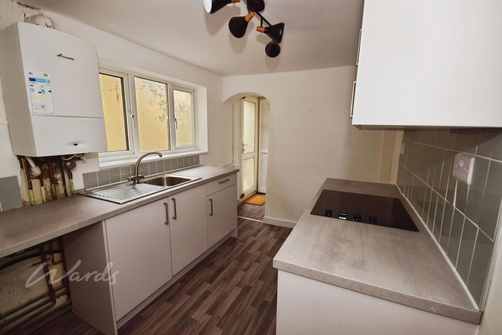 Property photo 2 of 11 Charter Kitchen