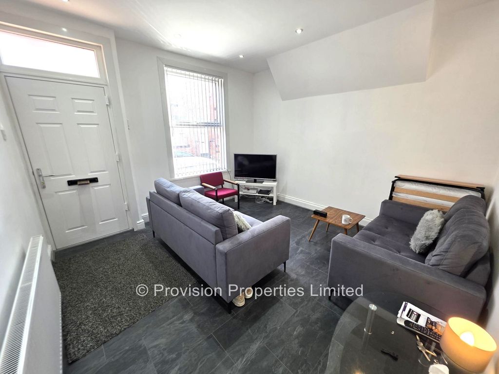 Property photo 1 of 10 Photo