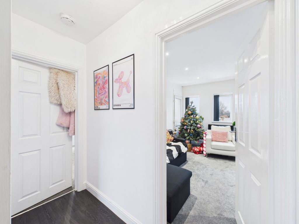 Property photo 3 of 12 Cam02023G0-Pr0188-Still012