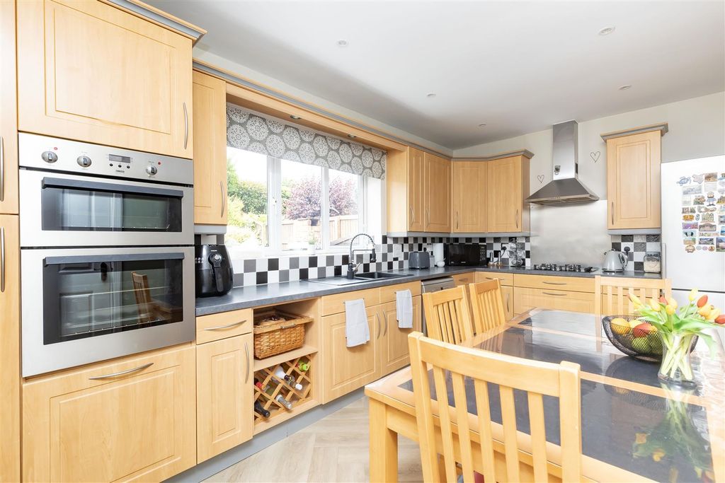 Property photo 3 of 41 Kitchen Diner