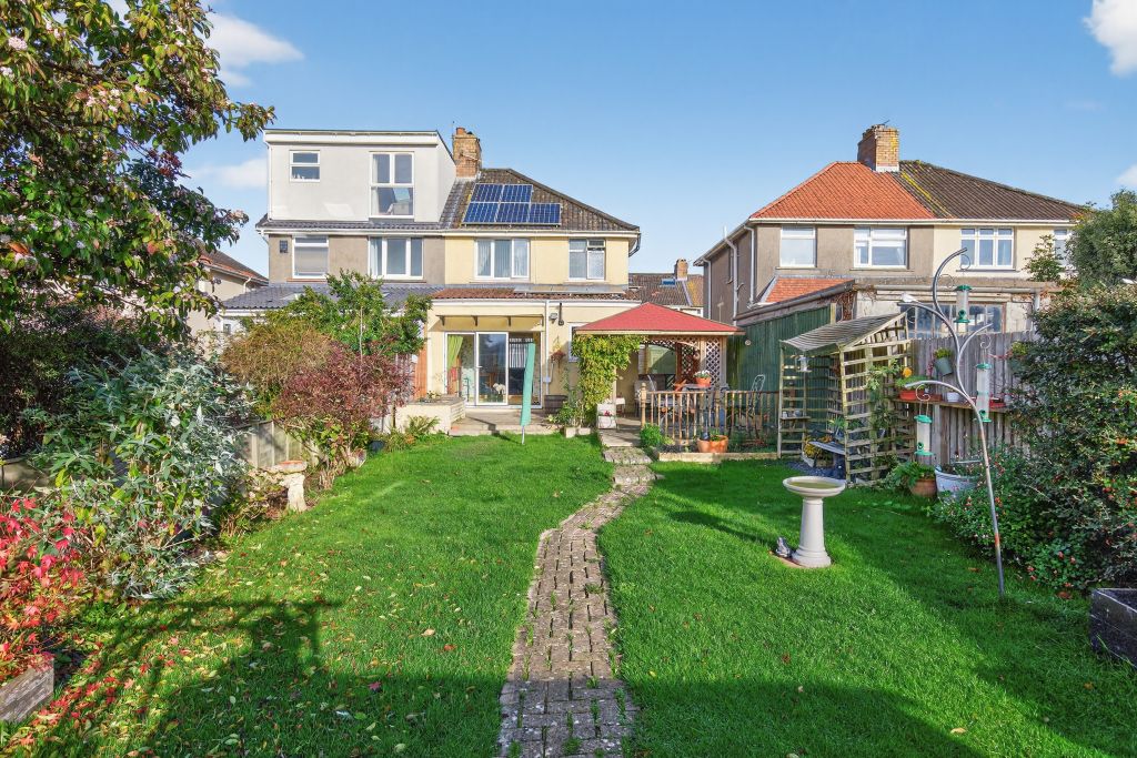 Property photo 2 of 20