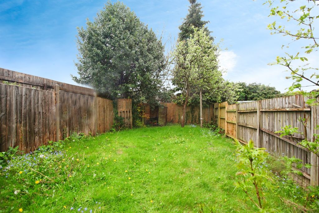 Property photo 2 of 20