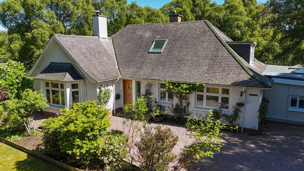 Property photo 1 of 50
