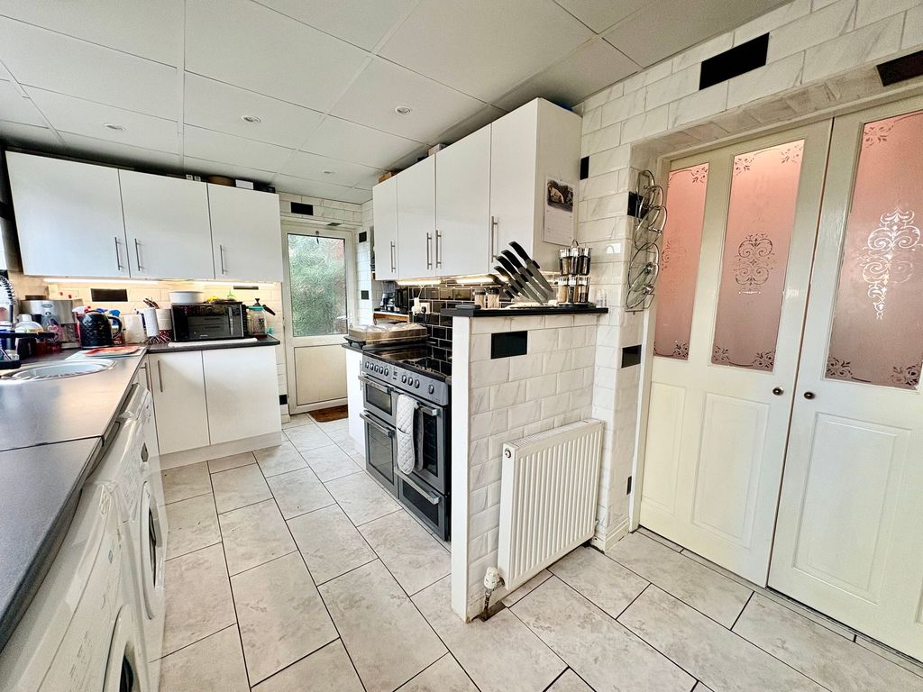 Property photo 2 of 23