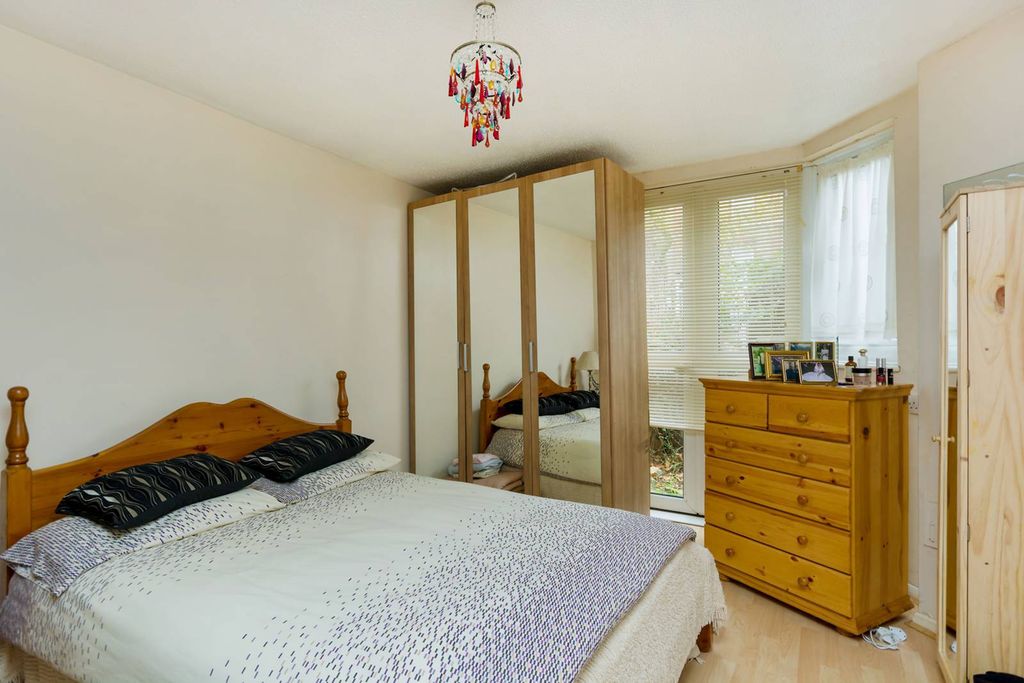 Property photo 3 of 5