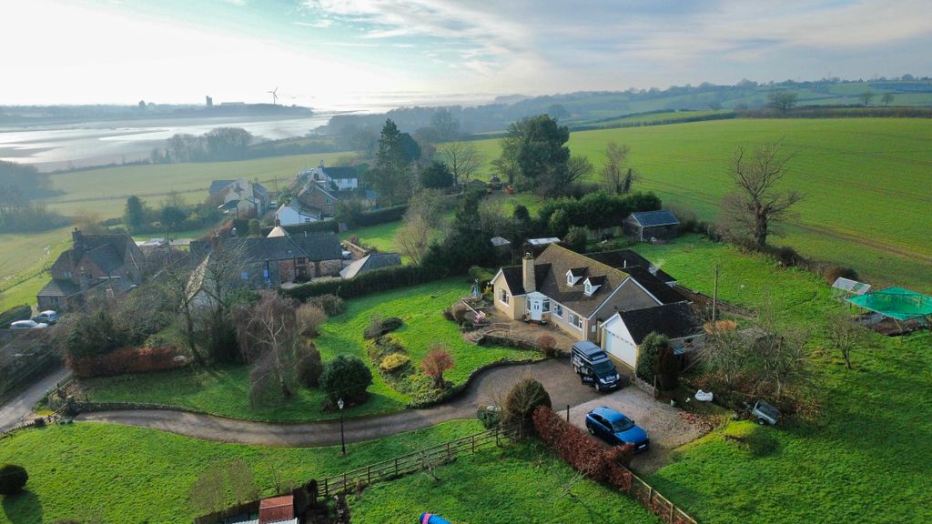 Property photo 2 of 37