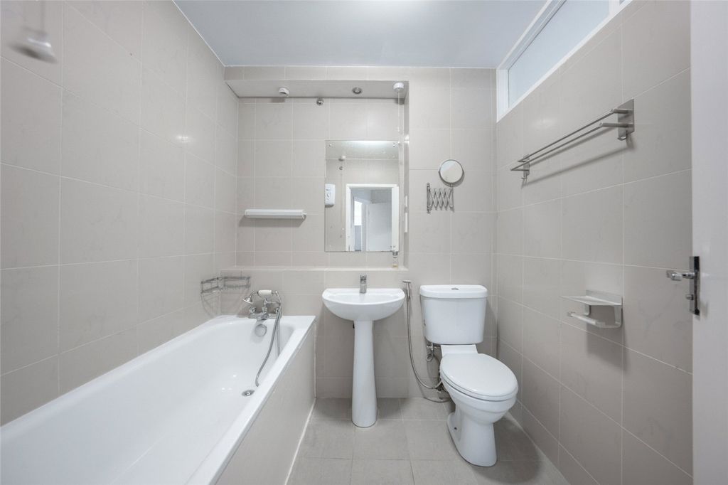 Property photo 3 of 11 Picture No. 10