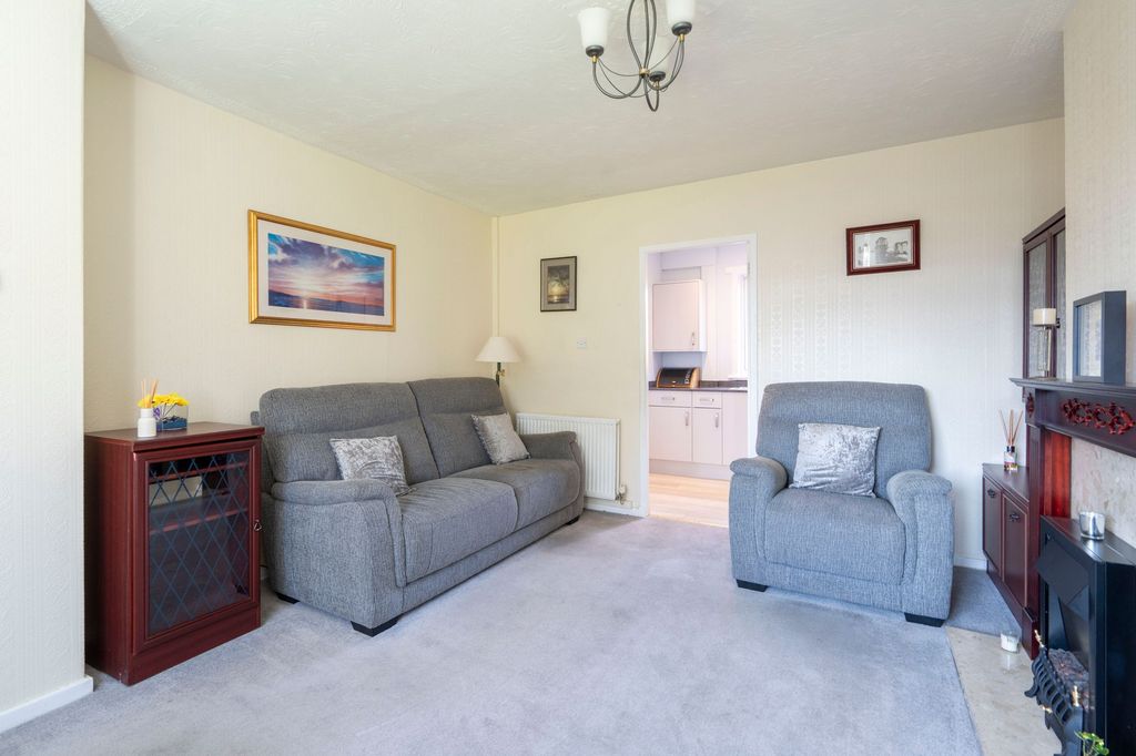 Property photo 3 of 20