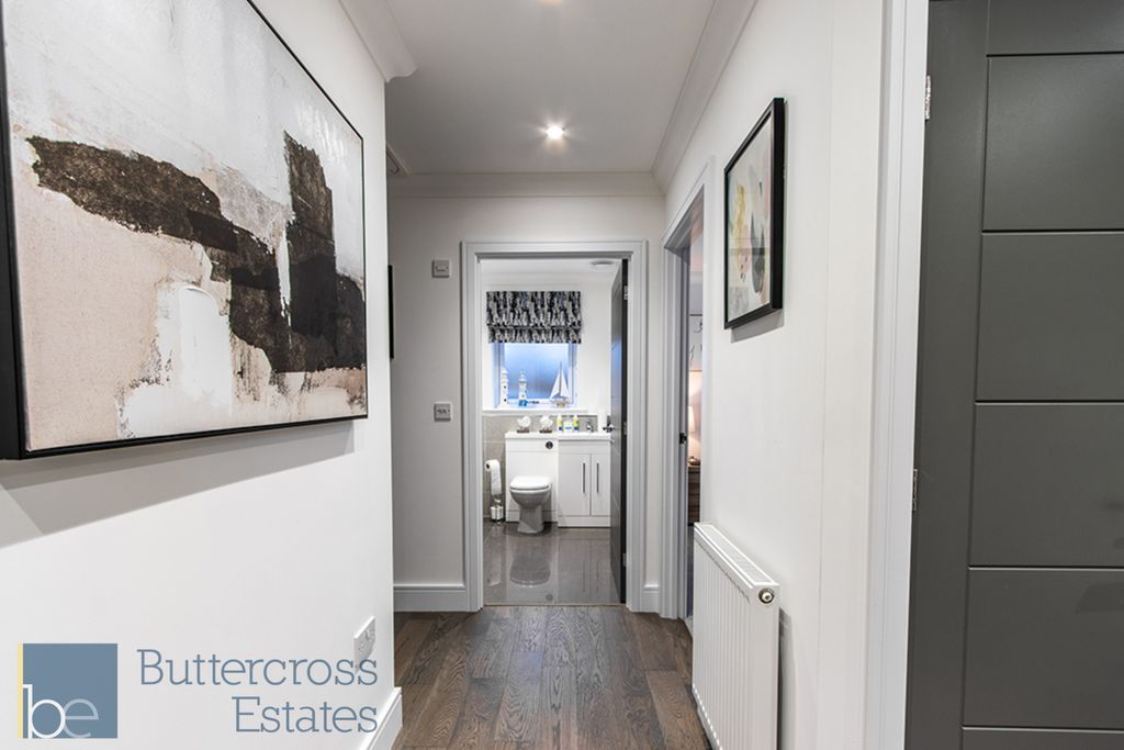 Property photo 3 of 17 Hallway