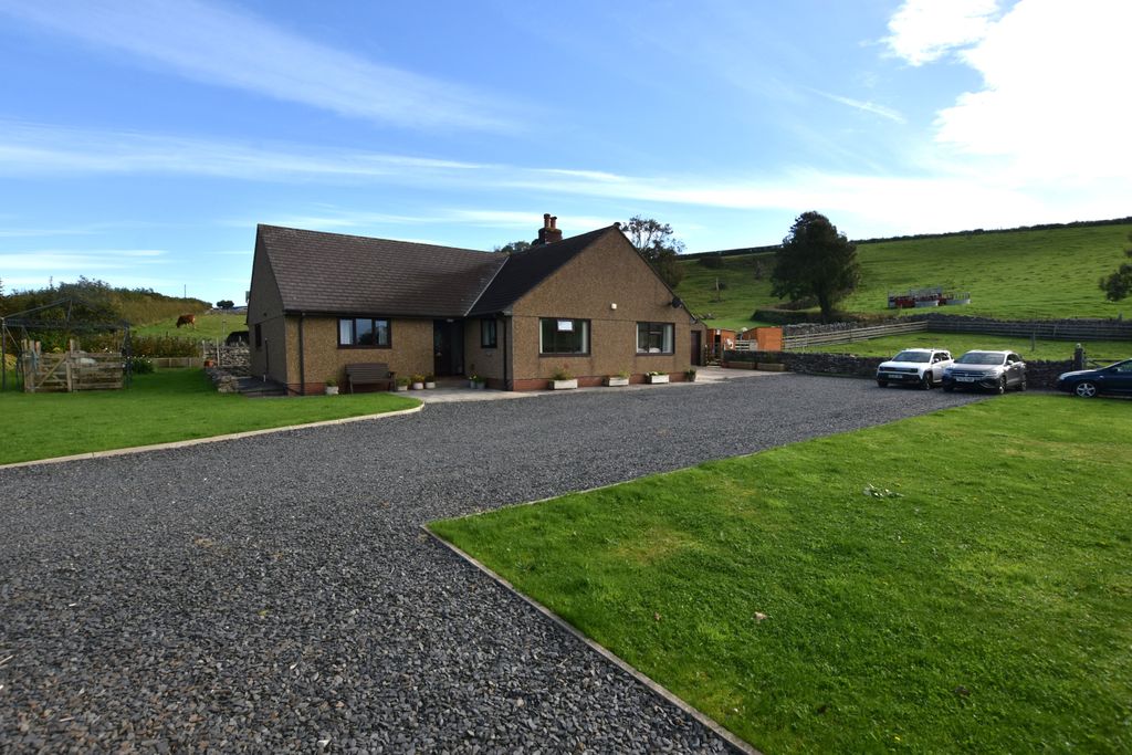 Property photo 1 of 23