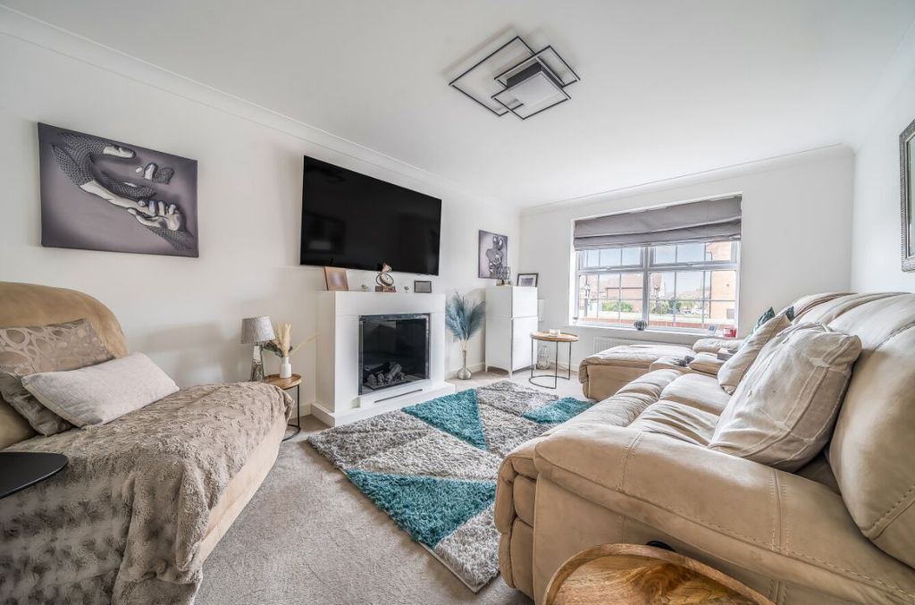 Property photo 3 of 21