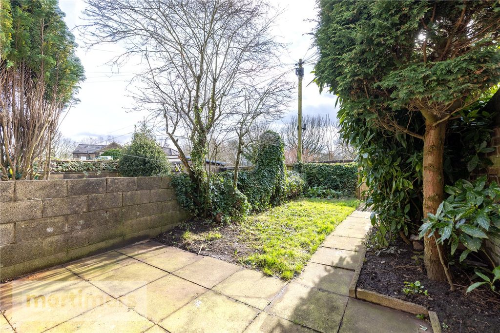 Property photo 3 of 19 Garden