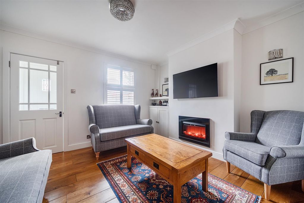 Property photo 2 of 23 1374634-17-6904Df9660E26.Jpg