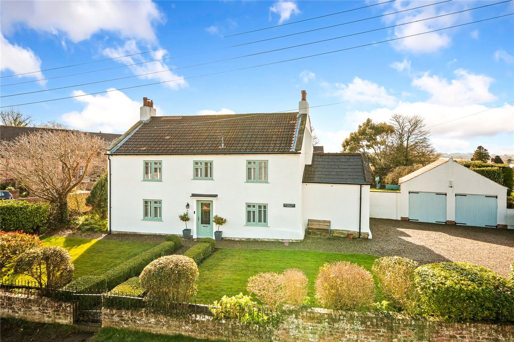 Property photo 3 of 17 External