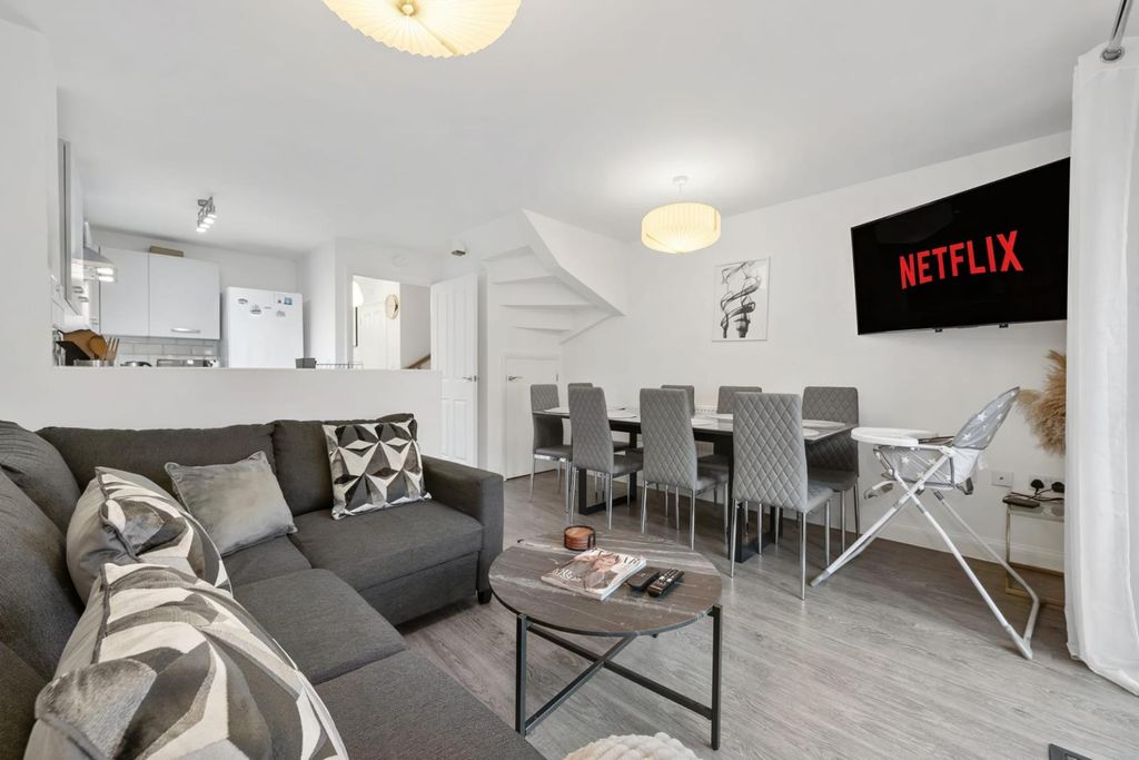 Property photo 2 of 15 364A1019-A87d-4804-ba64-08Afa18822Ad