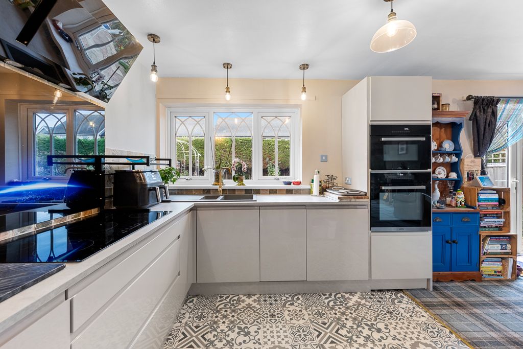 Property photo 3 of 25