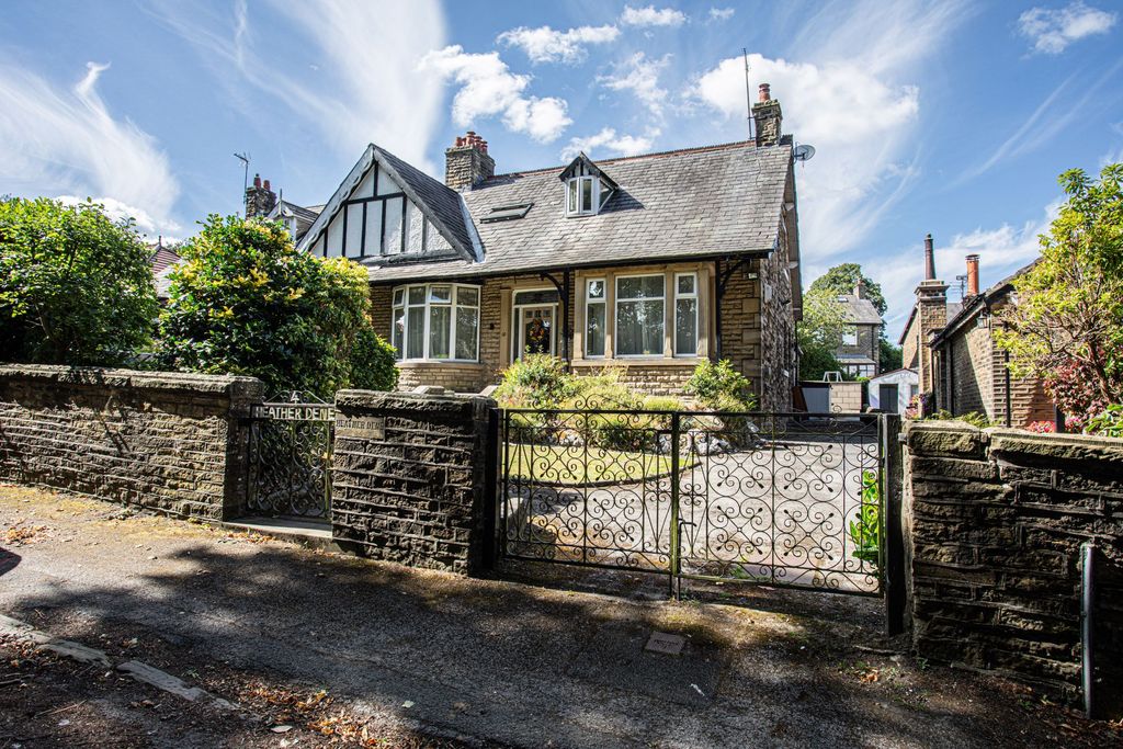 Property photo 1 of 30