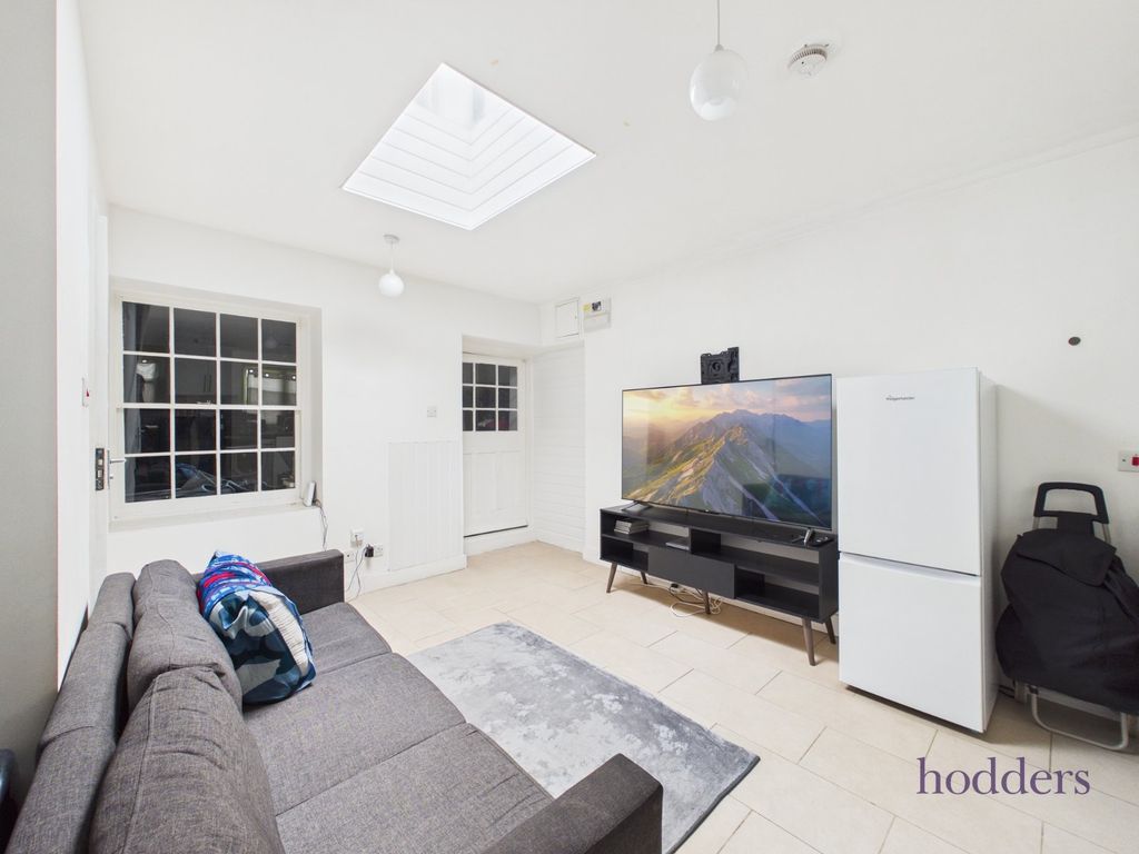 Property photo 1 of 8 Picture No. 28