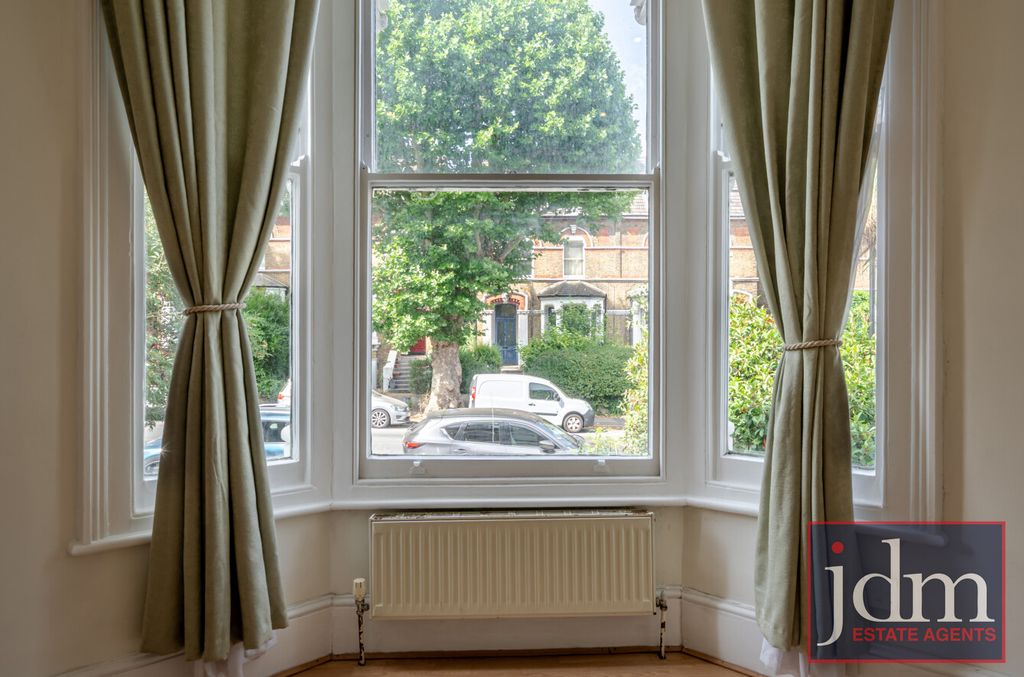 Property photo 3 of 10 7Ab48100-5374-4c7...