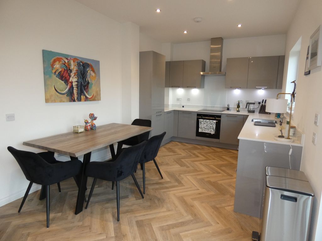 Property photo 1 of 19 Kitchen