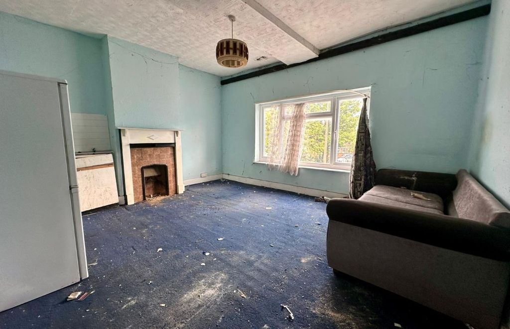 Property photo 2 of 7