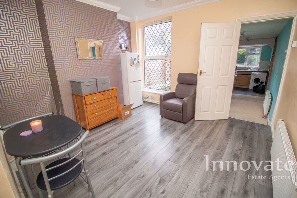 Property photo 3 of 9 Photo 2