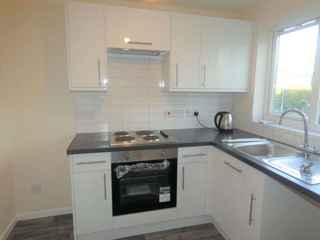 Property photo 2 of 8 Kitchen