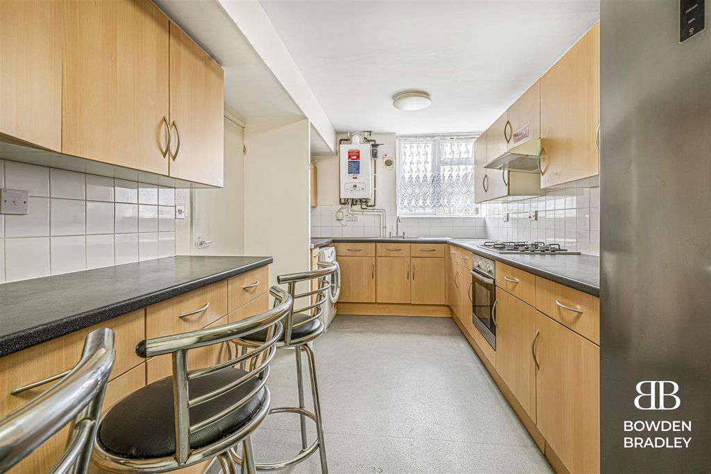 Property photo 3 of 14 Kitchen