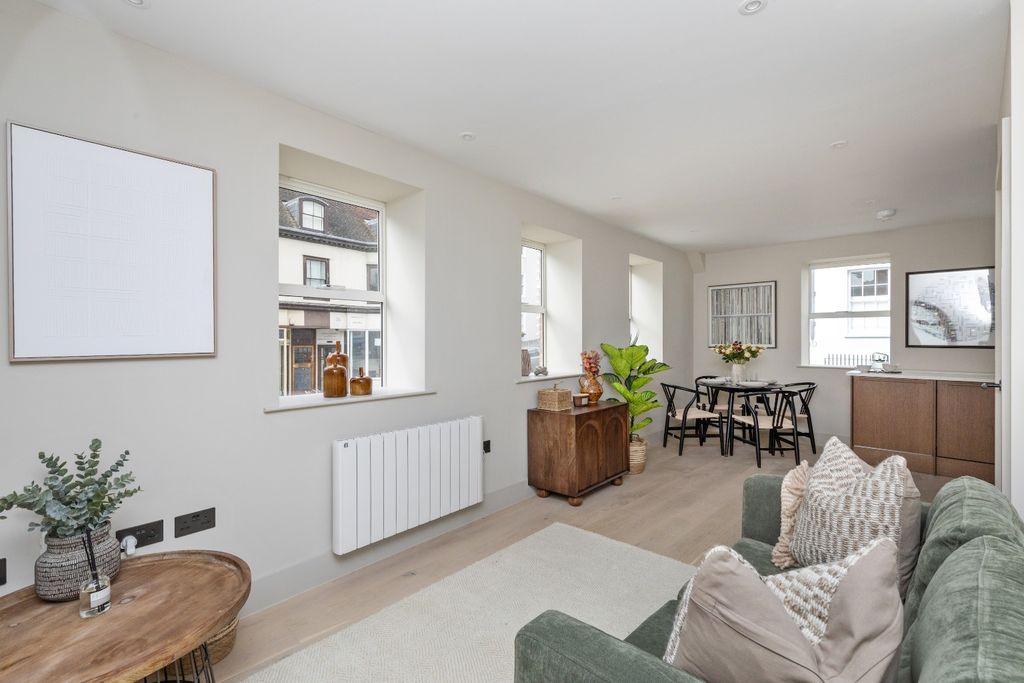 Property photo 3 of 13 4316803