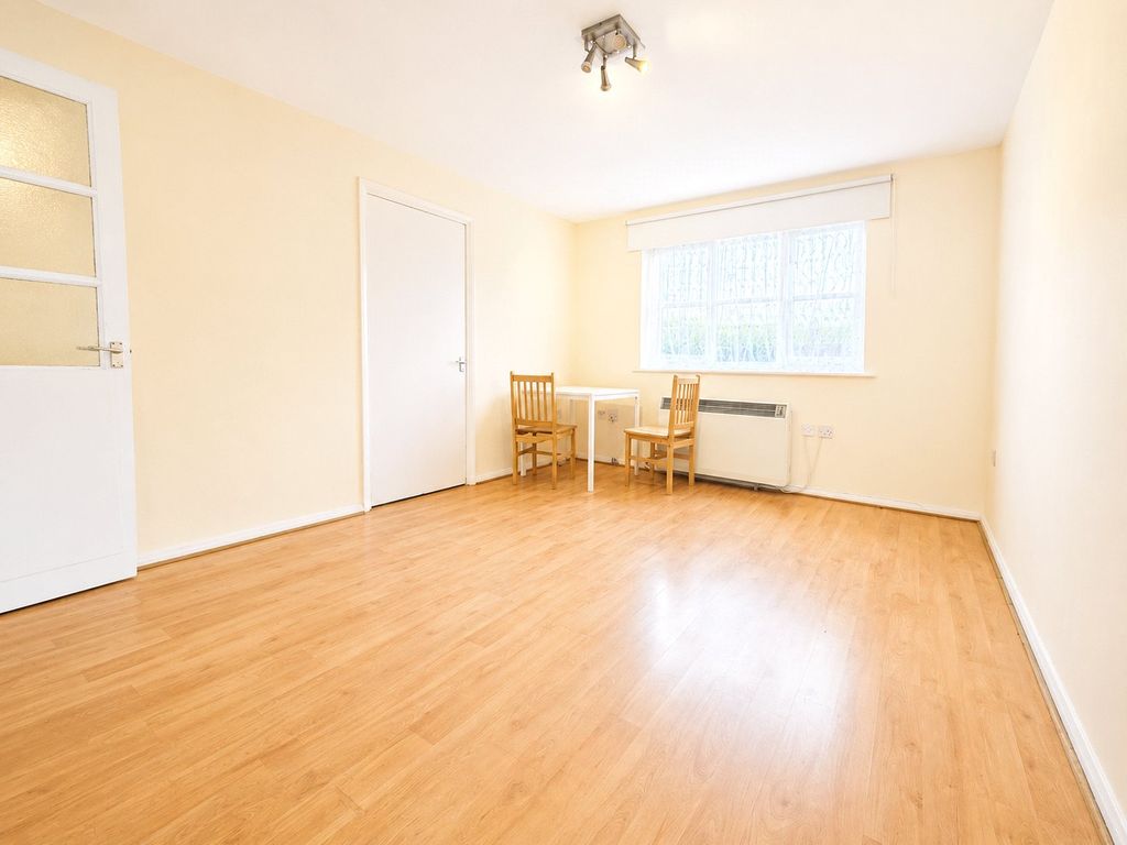 Property photo 2 of 8 Picture No. 21