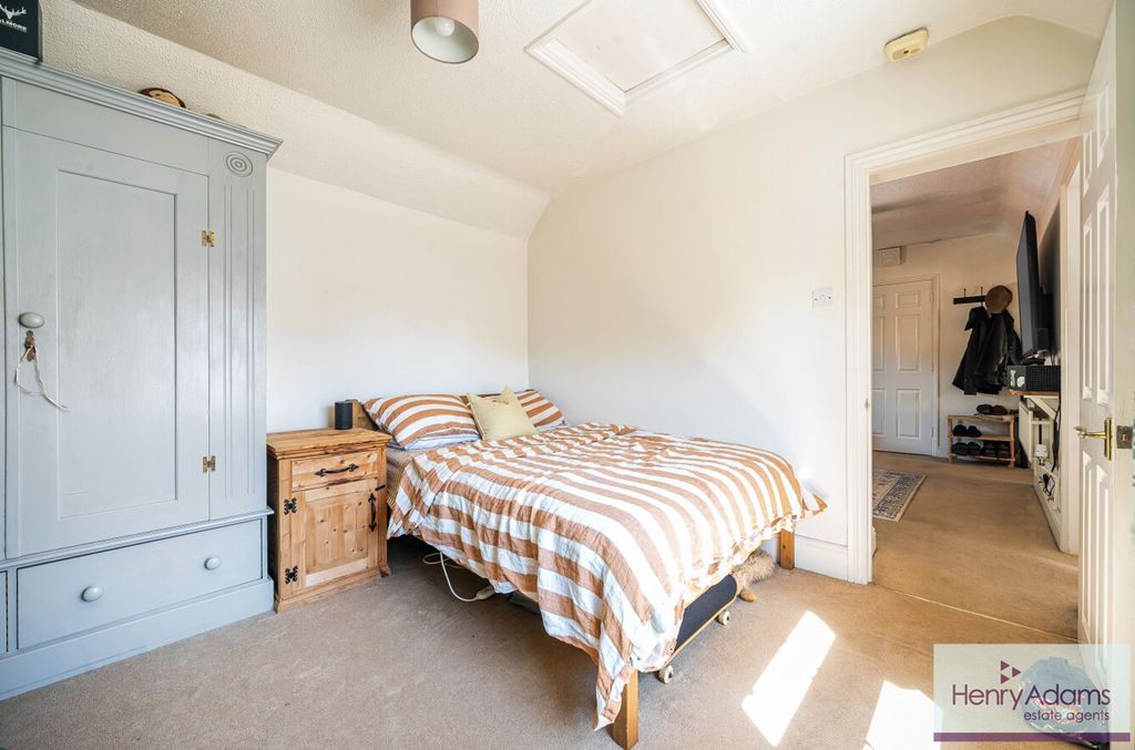 Additional image 7 of 1 bed flat for saleStation Road, Liss GU33