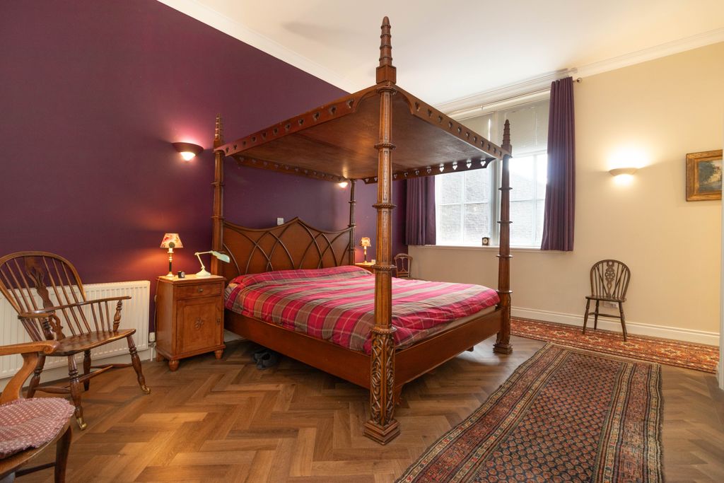 Property photo 3 of 25 Bedroom 1