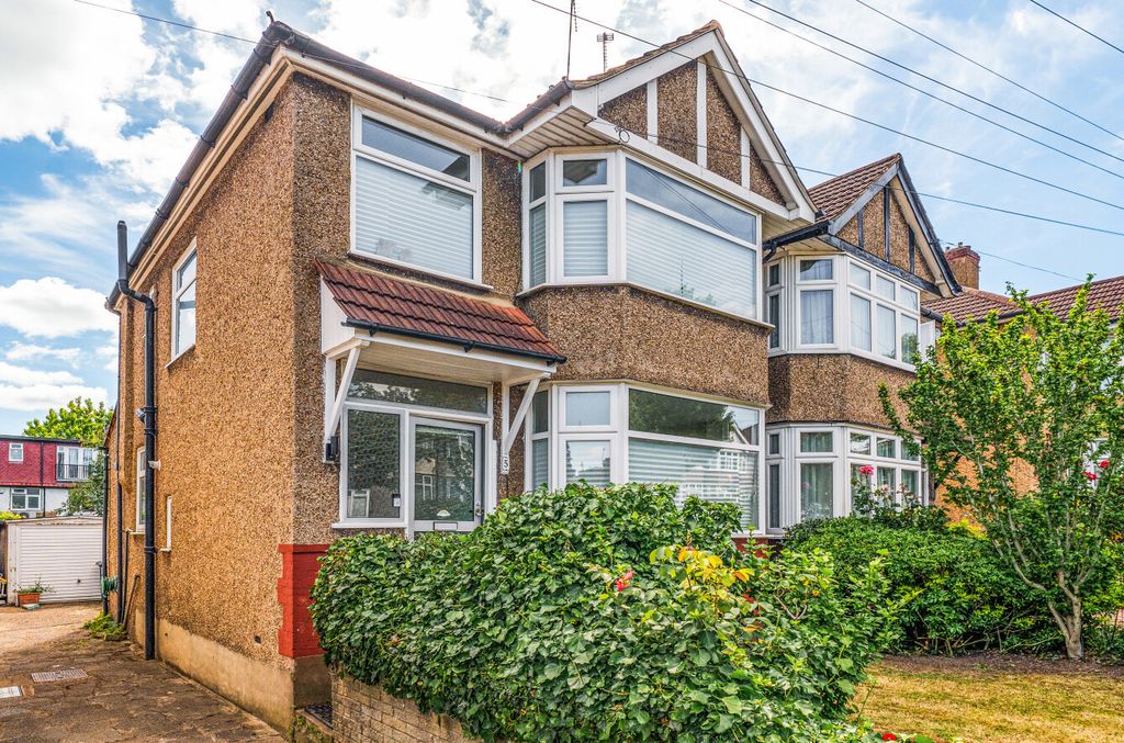 Property photo 1 of 18 1486726-1-6A4668d...