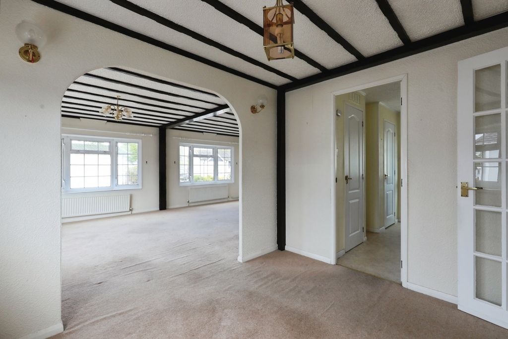 Property photo 2 of 16 Pbox-Img.Jpg