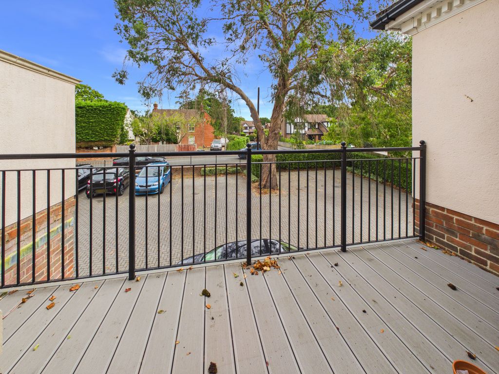 Property photo 2 of 9 Cam05170G0-Pr0404-Still007