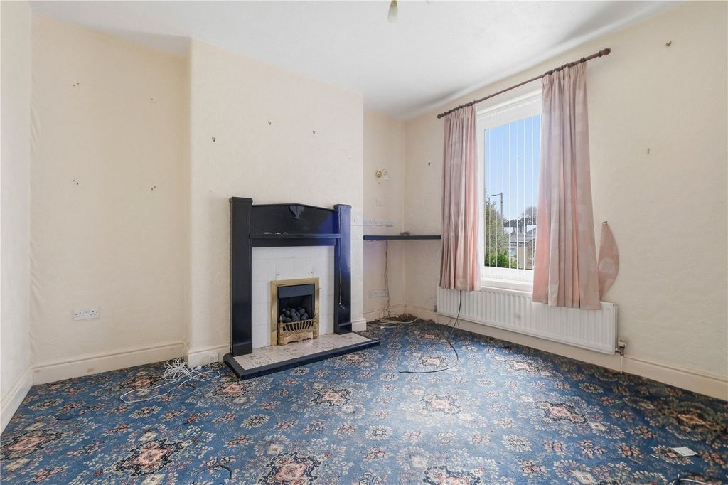 Property photo 3 of 18 Reception One