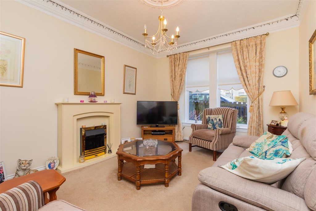 Property photo 2 of 22 21 Thomson Street Strathaven ML10 6Lz Cruive-5.Jpg