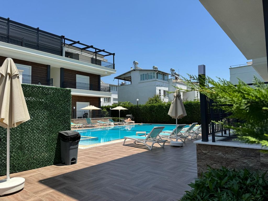 Property photo 3 of 18 Centrally Located &amp; Ready-To-Move Apartment In Belek, Antalya For Sale - Communal Sun Terraces