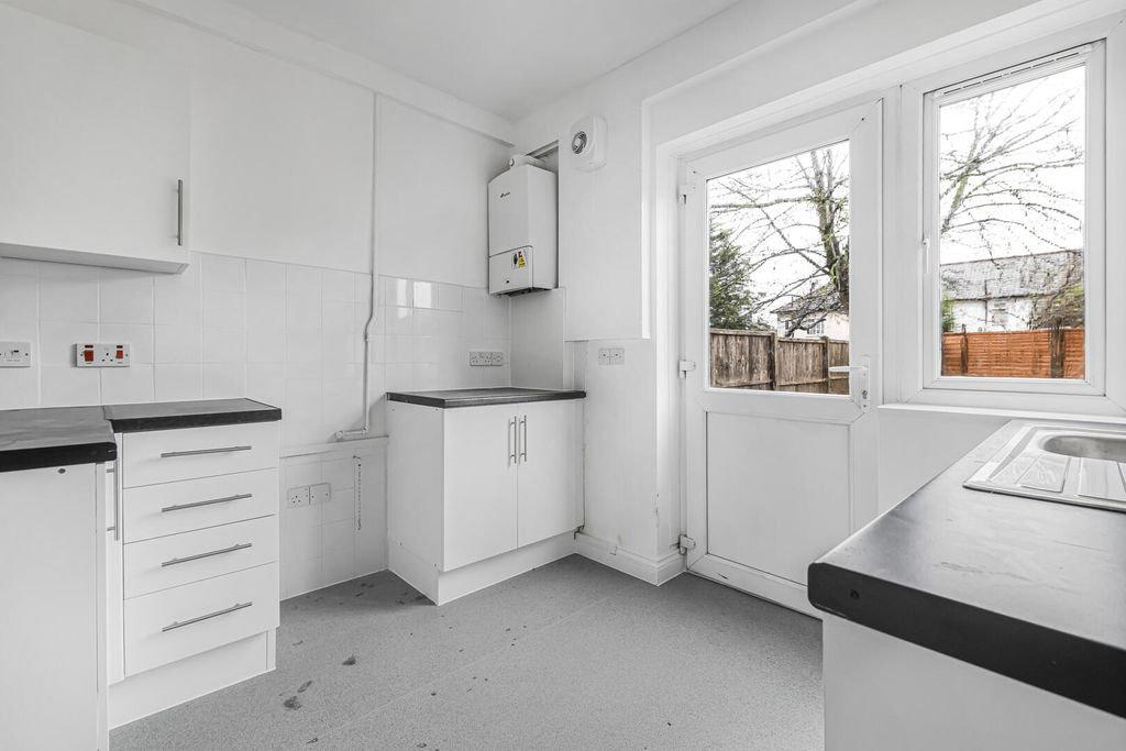 Property photo 2 of 15 Kitchen