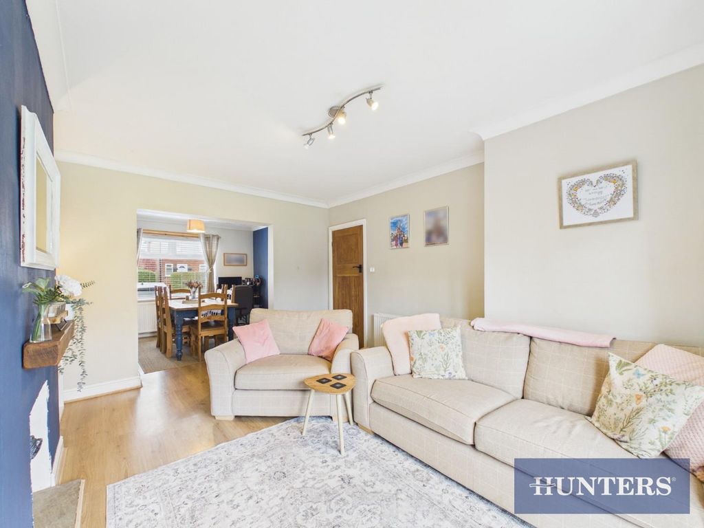 Property photo 3 of 15 Cam02804G0-Pr0410-Still020.Jpg