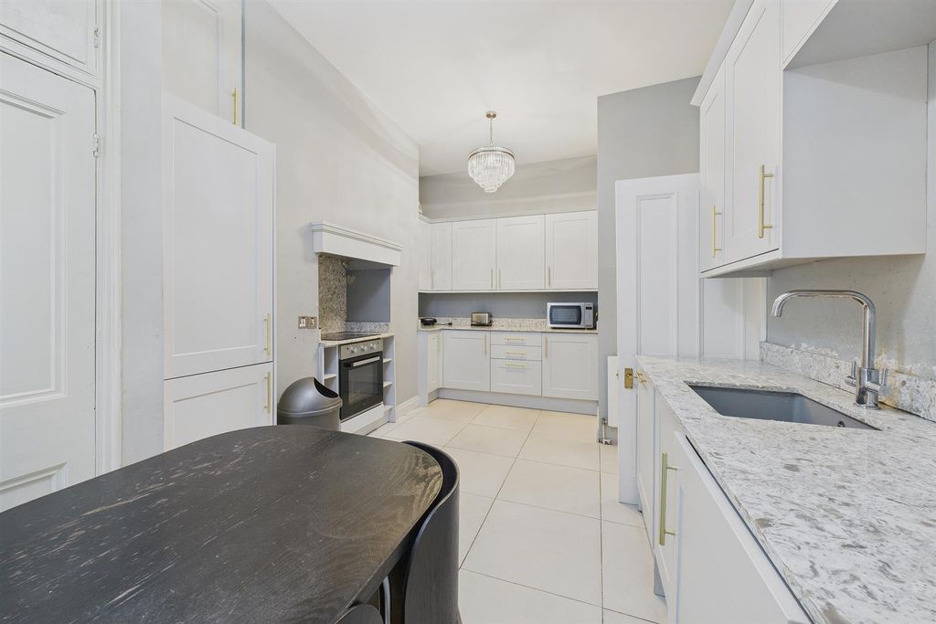 Property photo 3 of 12 Cam02700G0-Pr0379-Still004.Jpg