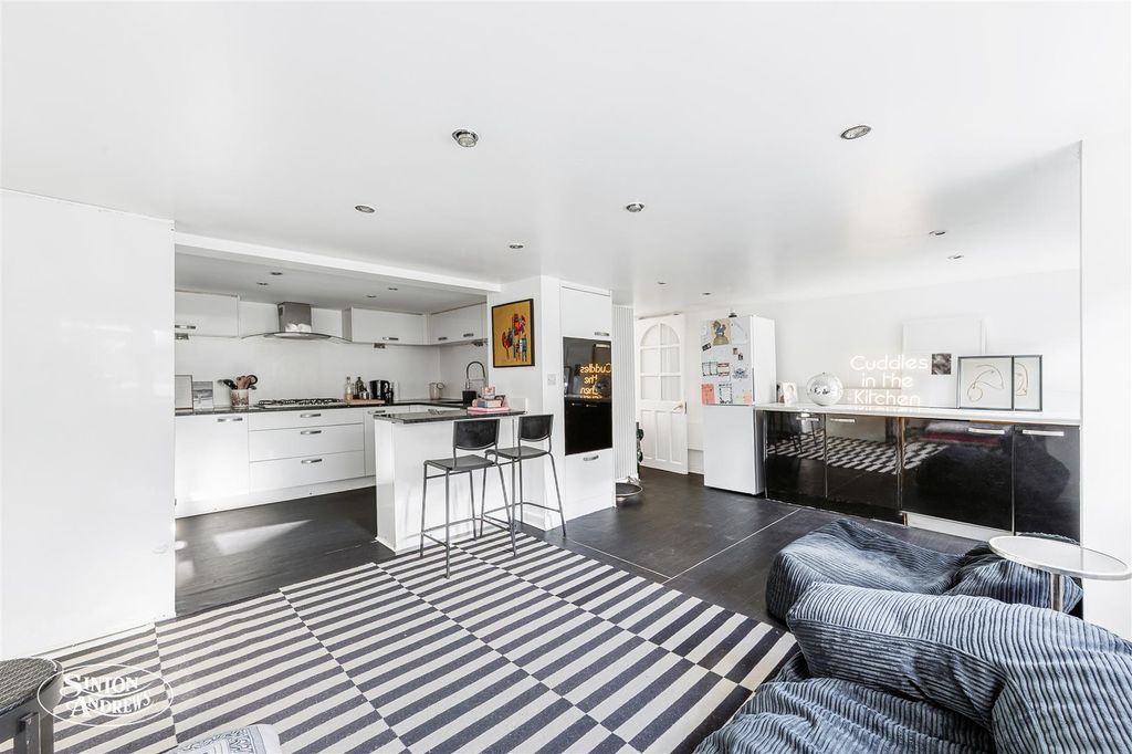Property photo 1 of 14 69 Highview Road-9.Jpg