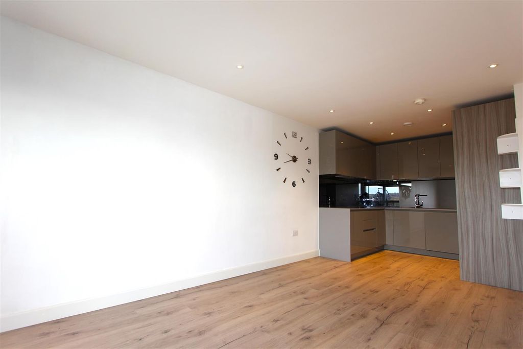 Property photo 3 of 11 Reception Room