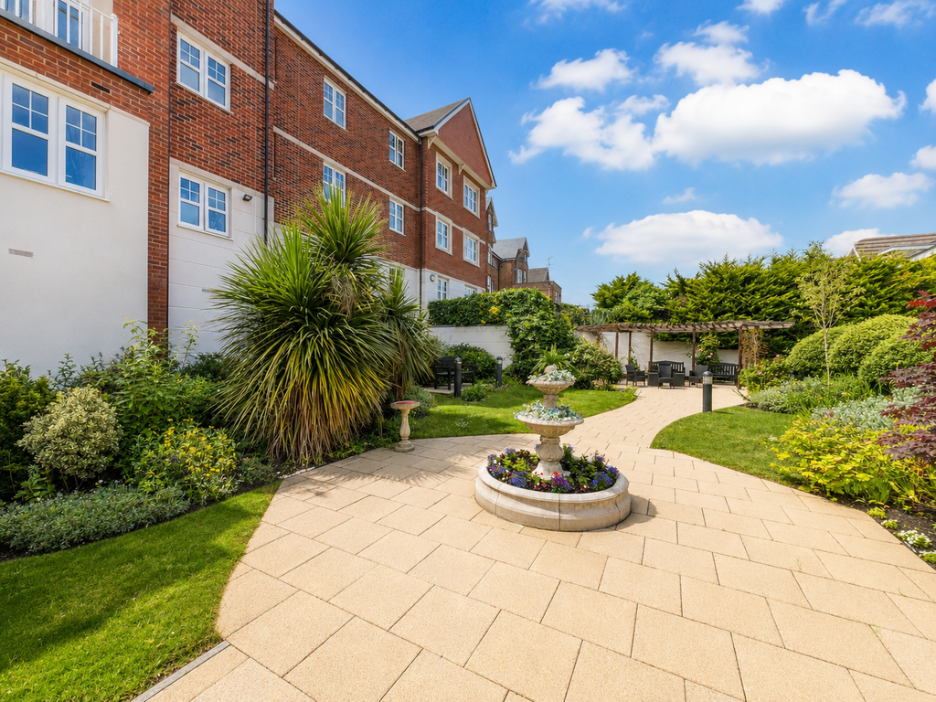 Property photo 2 of 27 Gardens